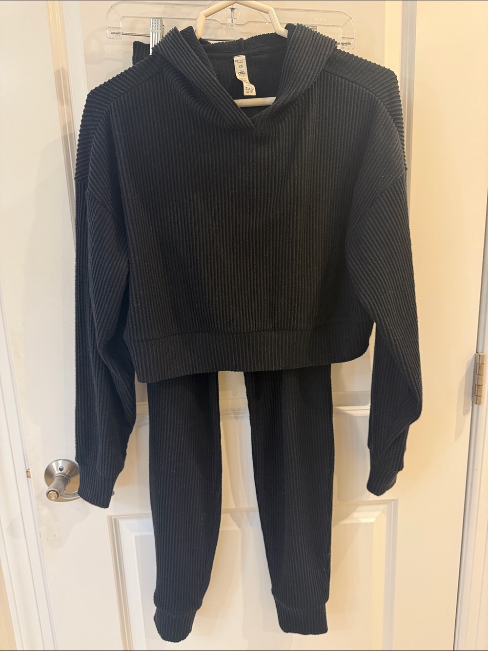 ALO Yoga Black Ribbed Hooded Jogger Set